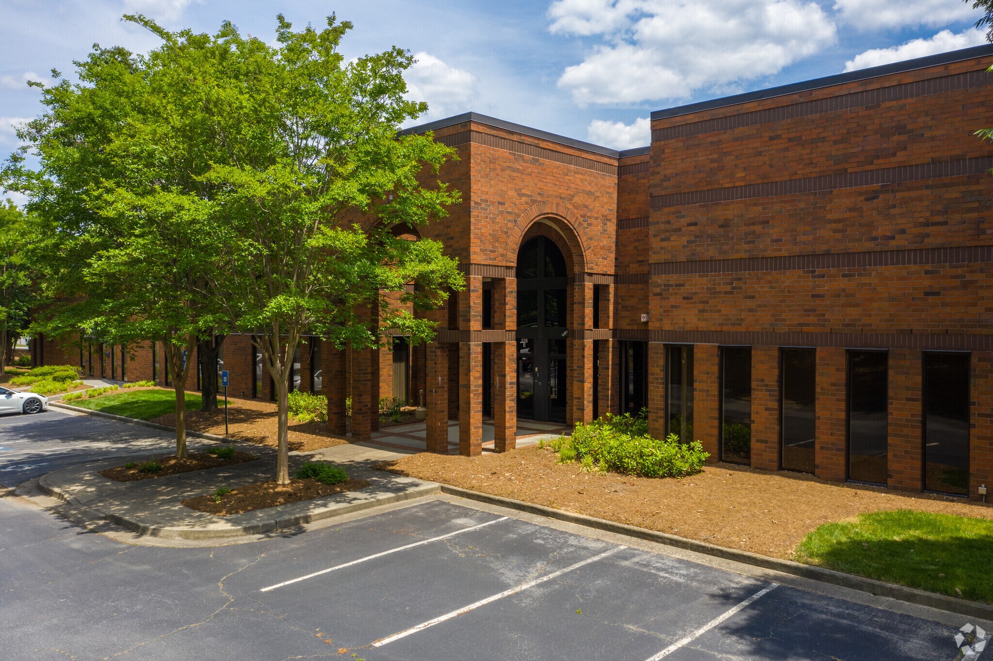 8125 Troon Cir, Austell, GA for Rent