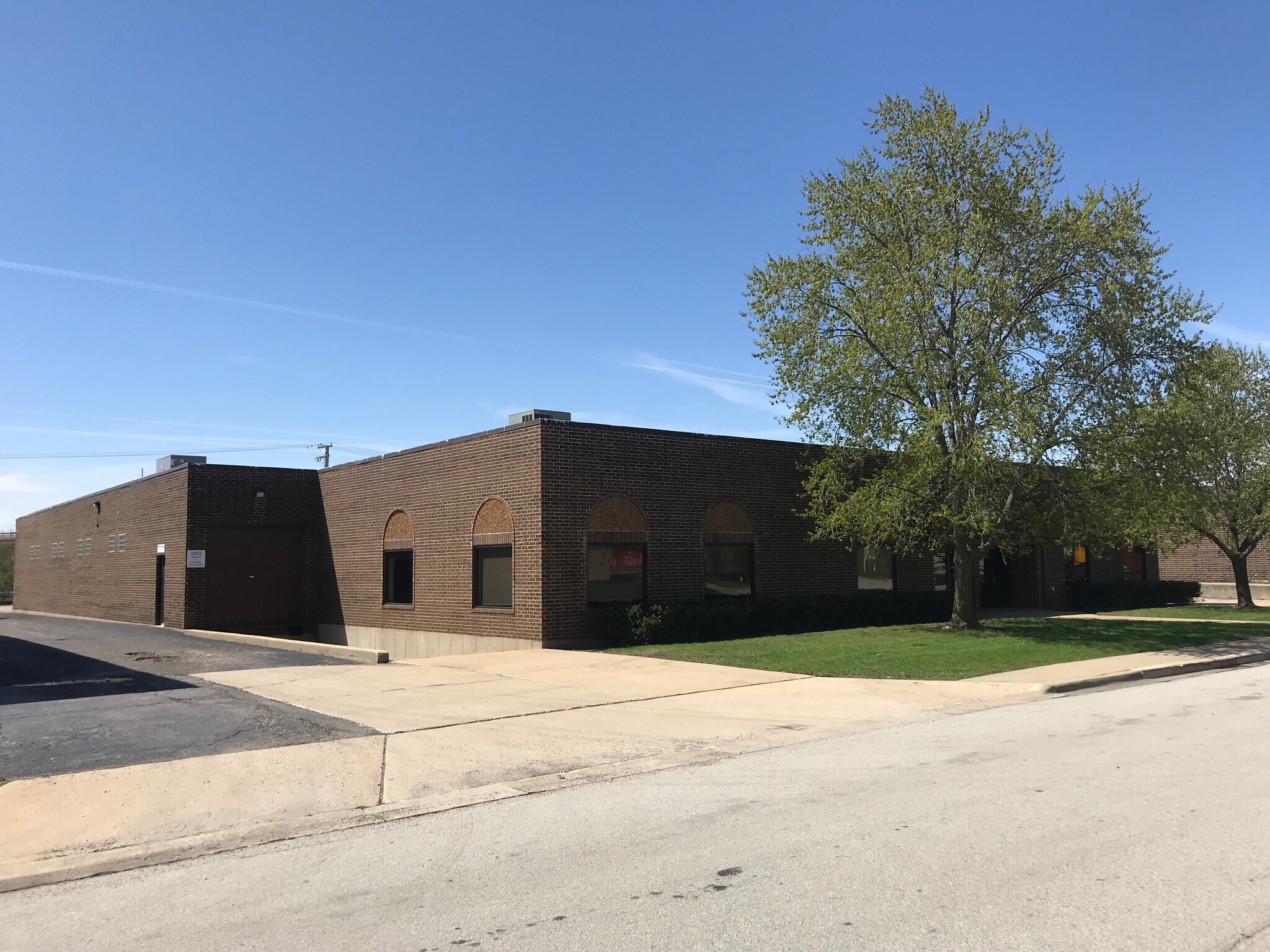 2501-2503 Pan Am Blvd, Elk Grove Village, IL for Rent
