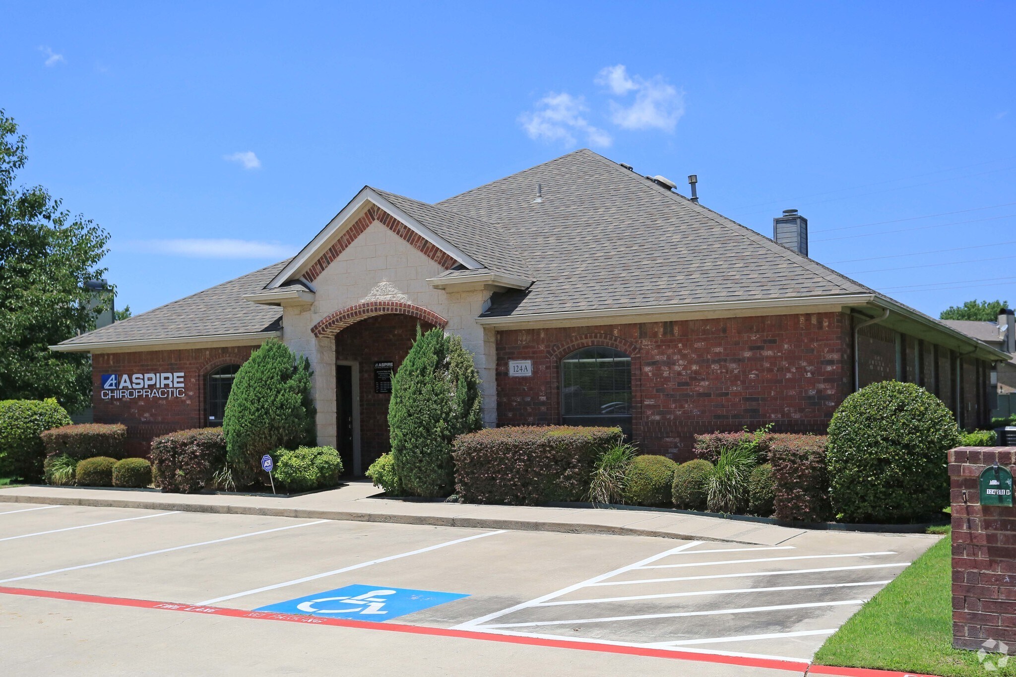 124 W Harwood Rd, Hurst, TX for Rent
