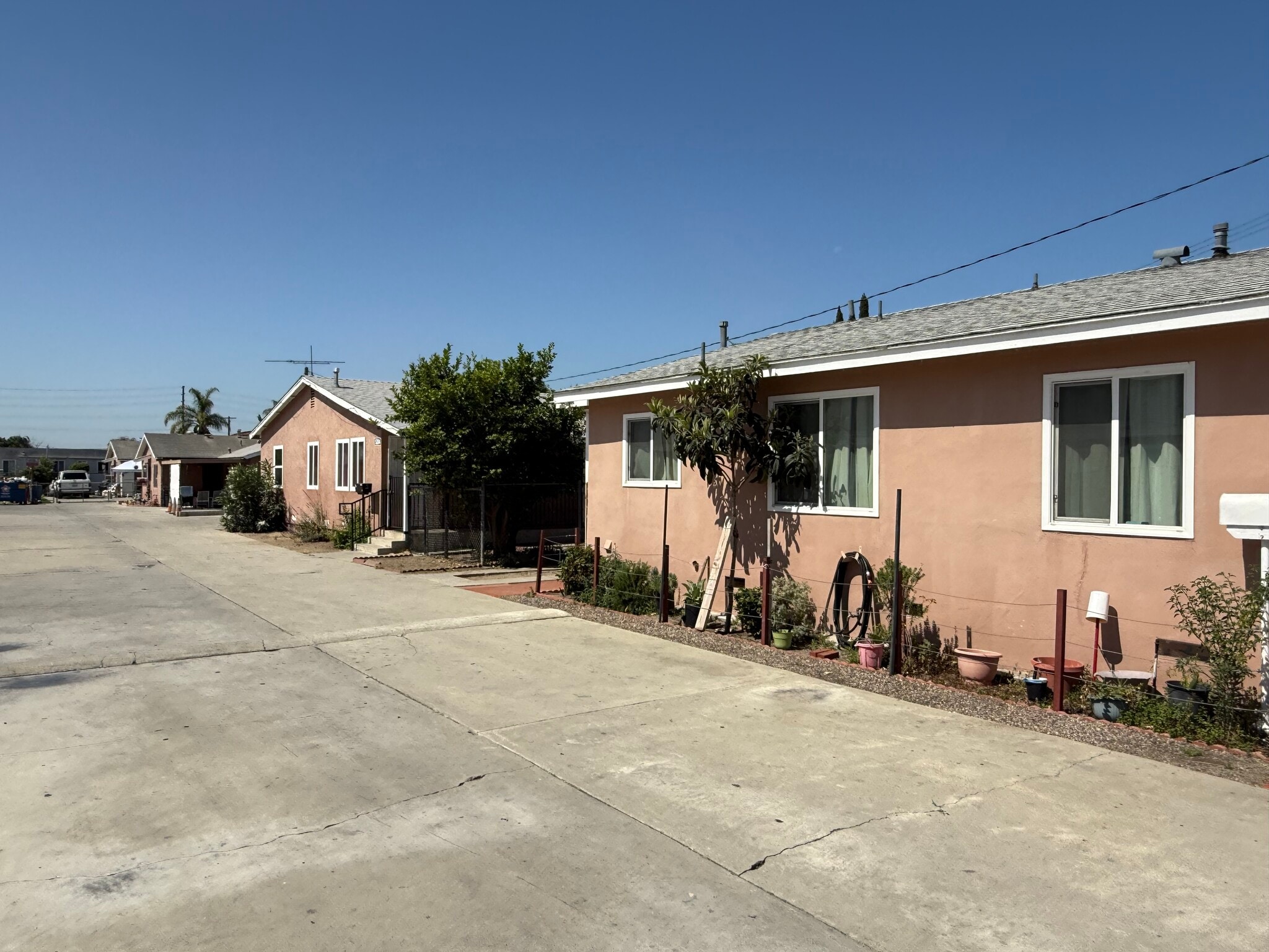 5200 Live Oak St, Cudahy, CA for Sale