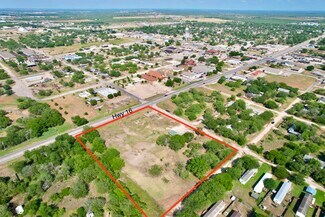Jourdanton, TX Commercial Land - 613 Maple St