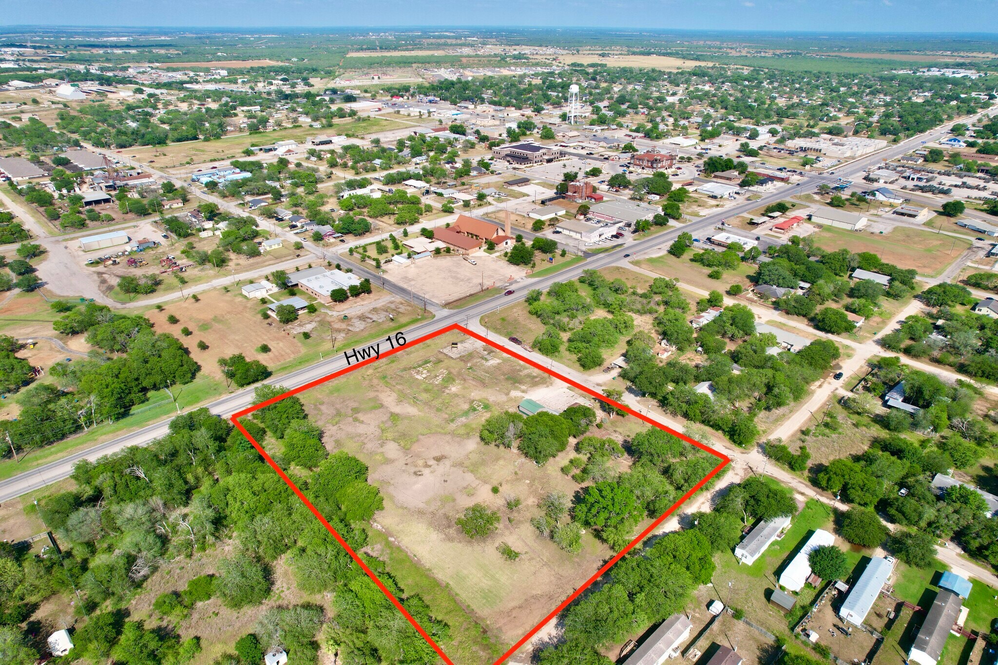 613 Maple St, Jourdanton, TX for Sale