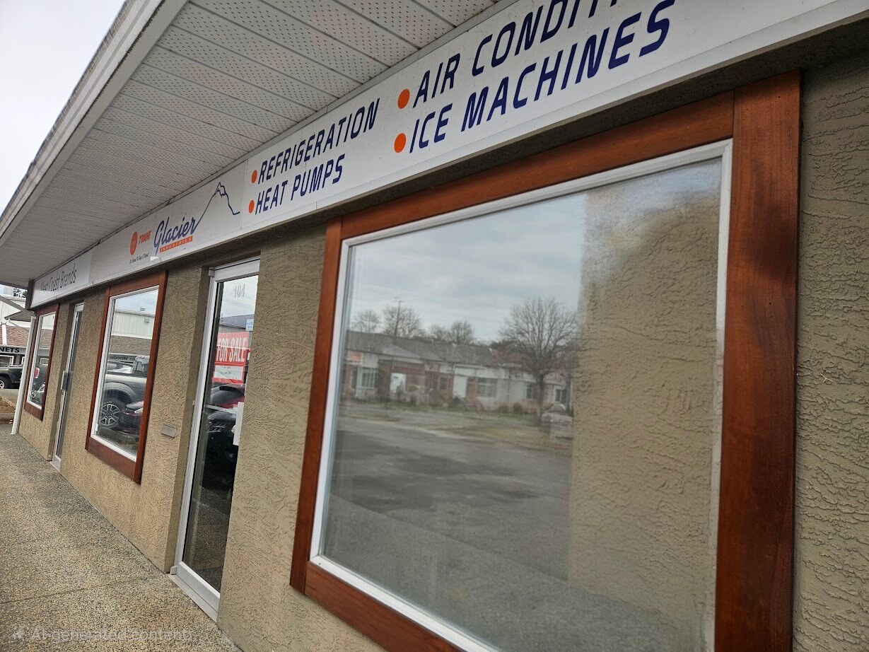 425 Stanford Av E, Parksville, BC for Sale