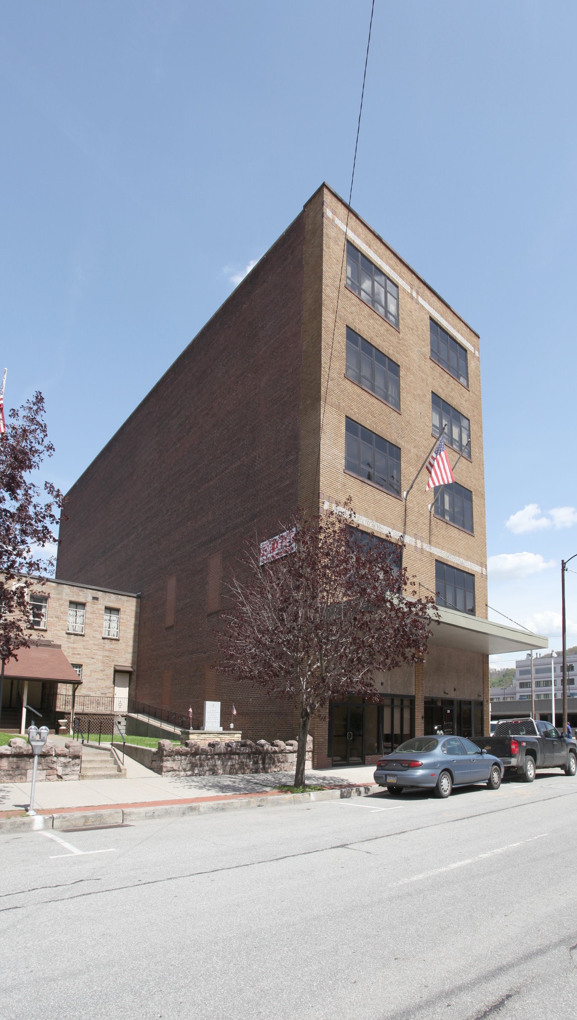 239 Main St, Johnstown, PA for Sale