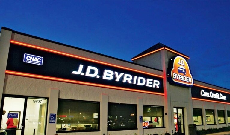 9797 Colerain Ave, Cincinnati, OH for Rent