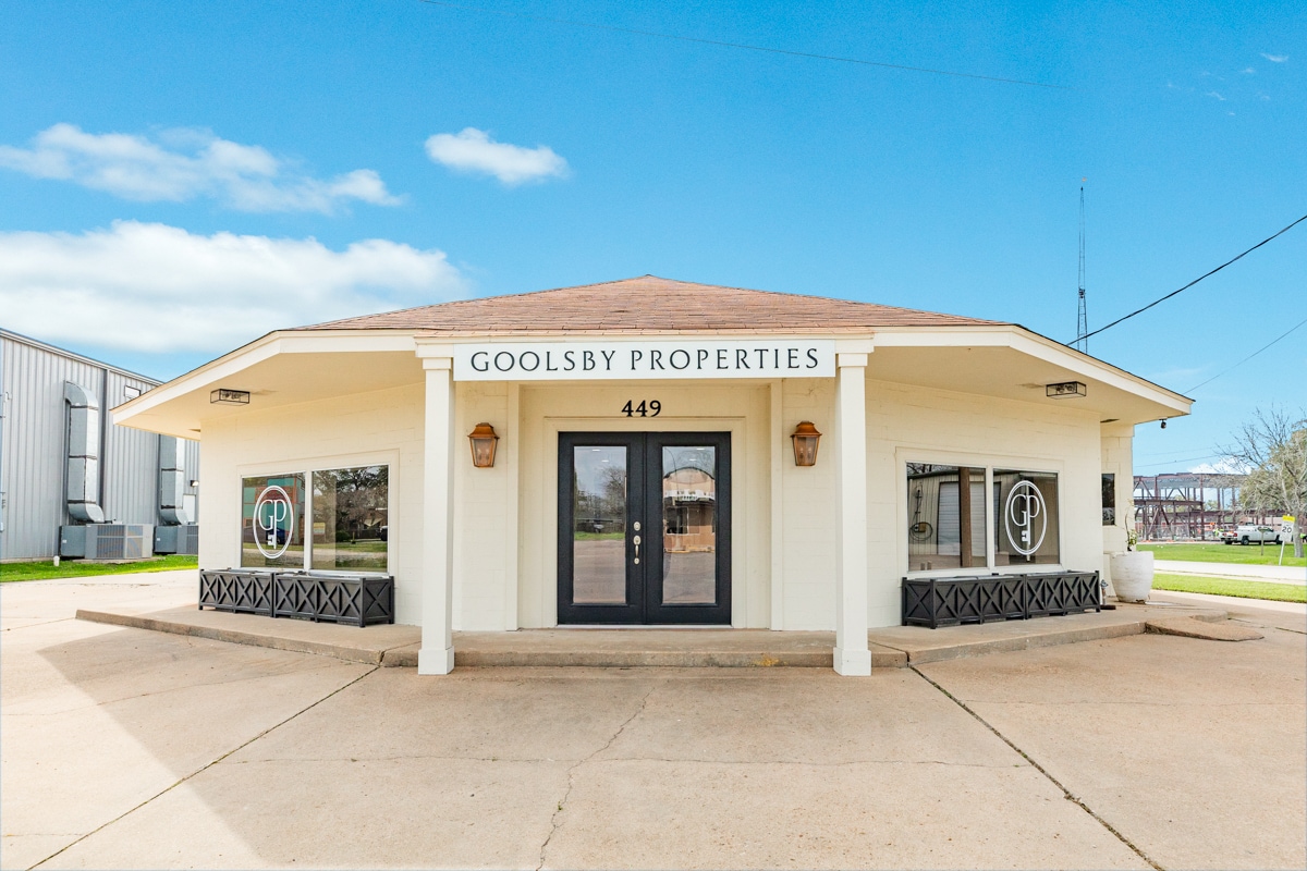 449 S 17th St, West Columbia, TX for Sale