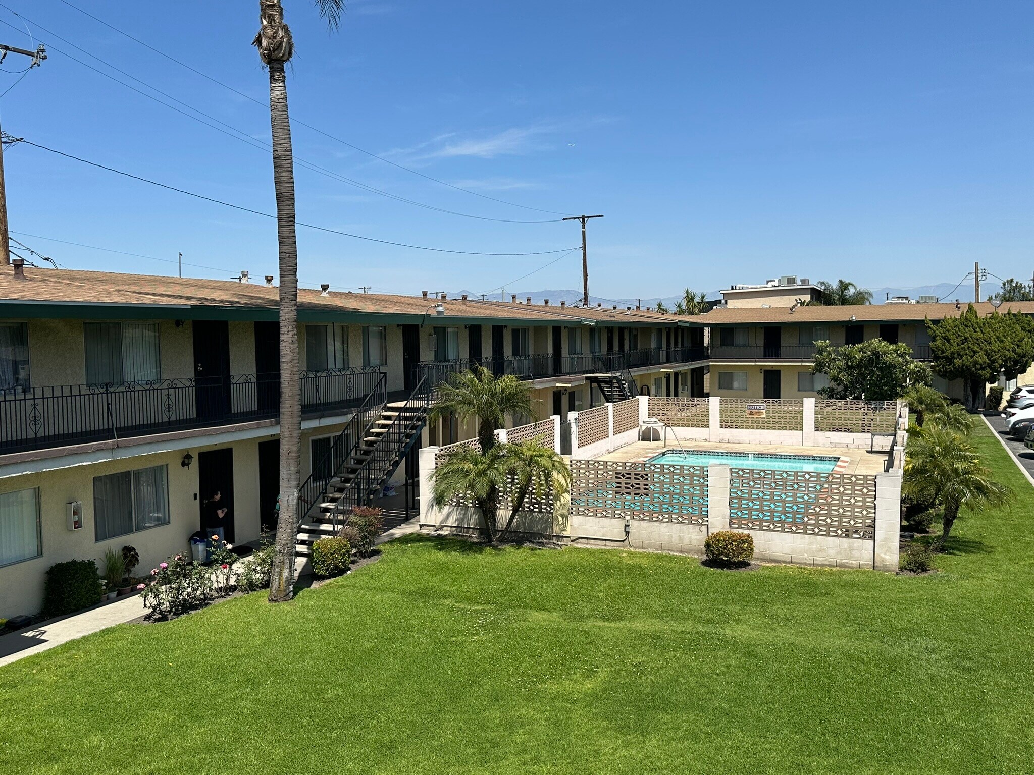 11823 Lakewood Blvd, Downey, CA for Sale