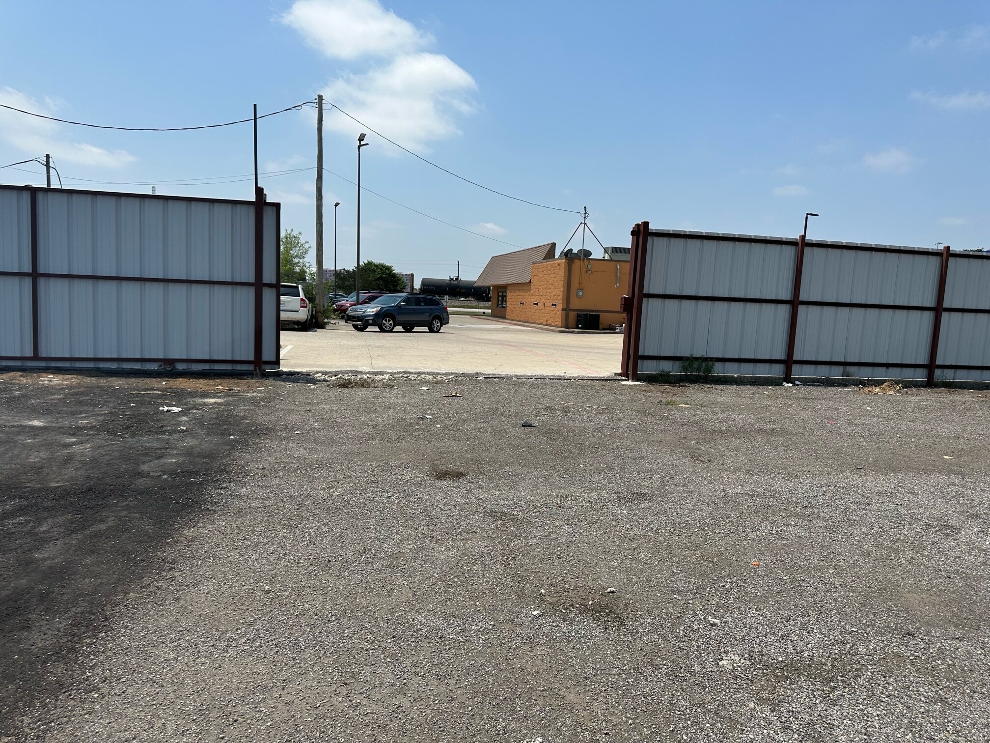 3333 Division suite B Arlington, TX 76011 Land Property for Lease on