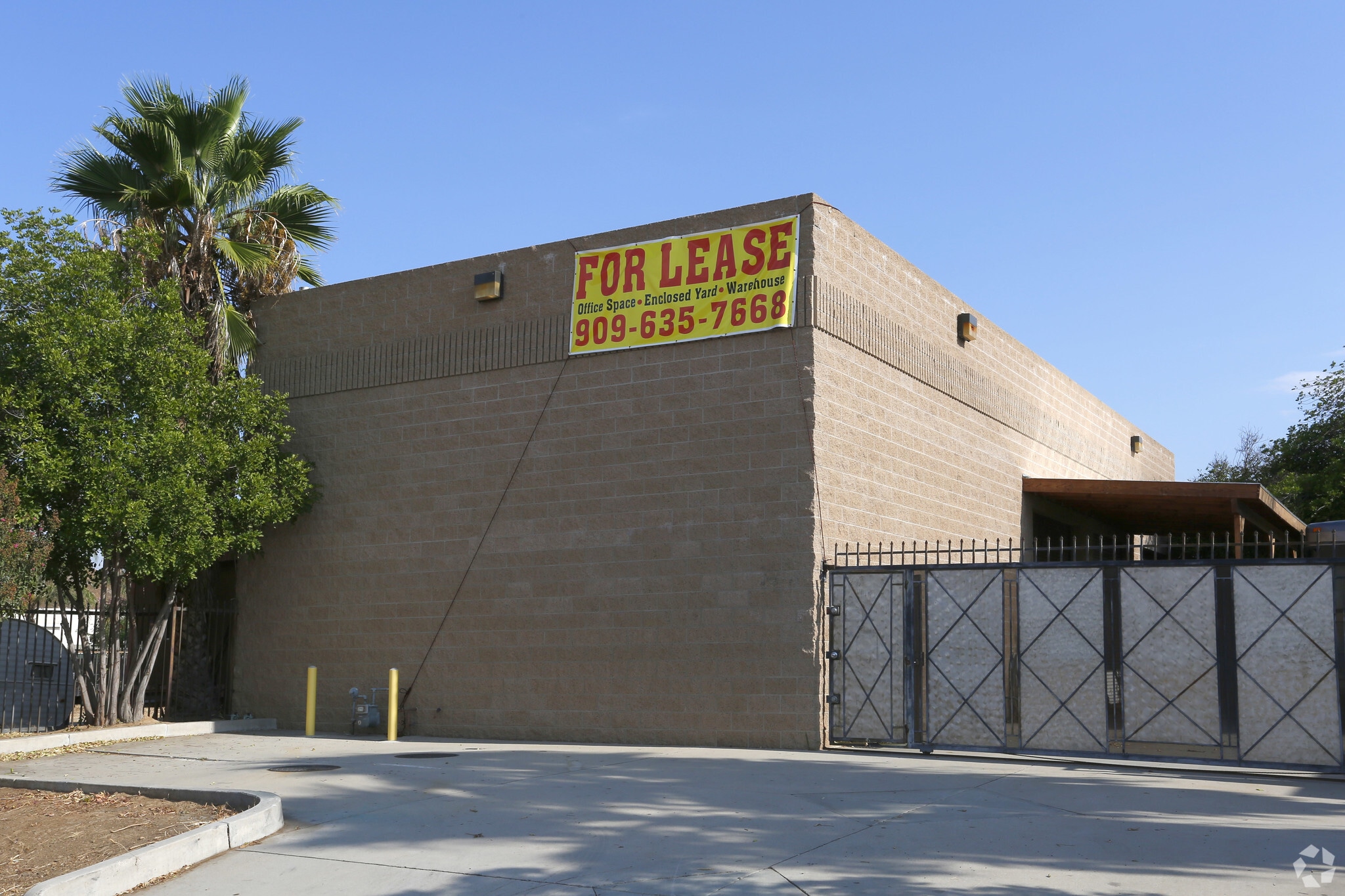 3175 Kluk Ln, Riverside, CA for Sale