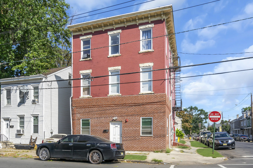 724 Division St, Trenton, NJ for Sale