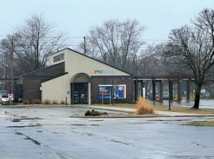 2424 E Apple Ave, Muskegon, MI for Sale
