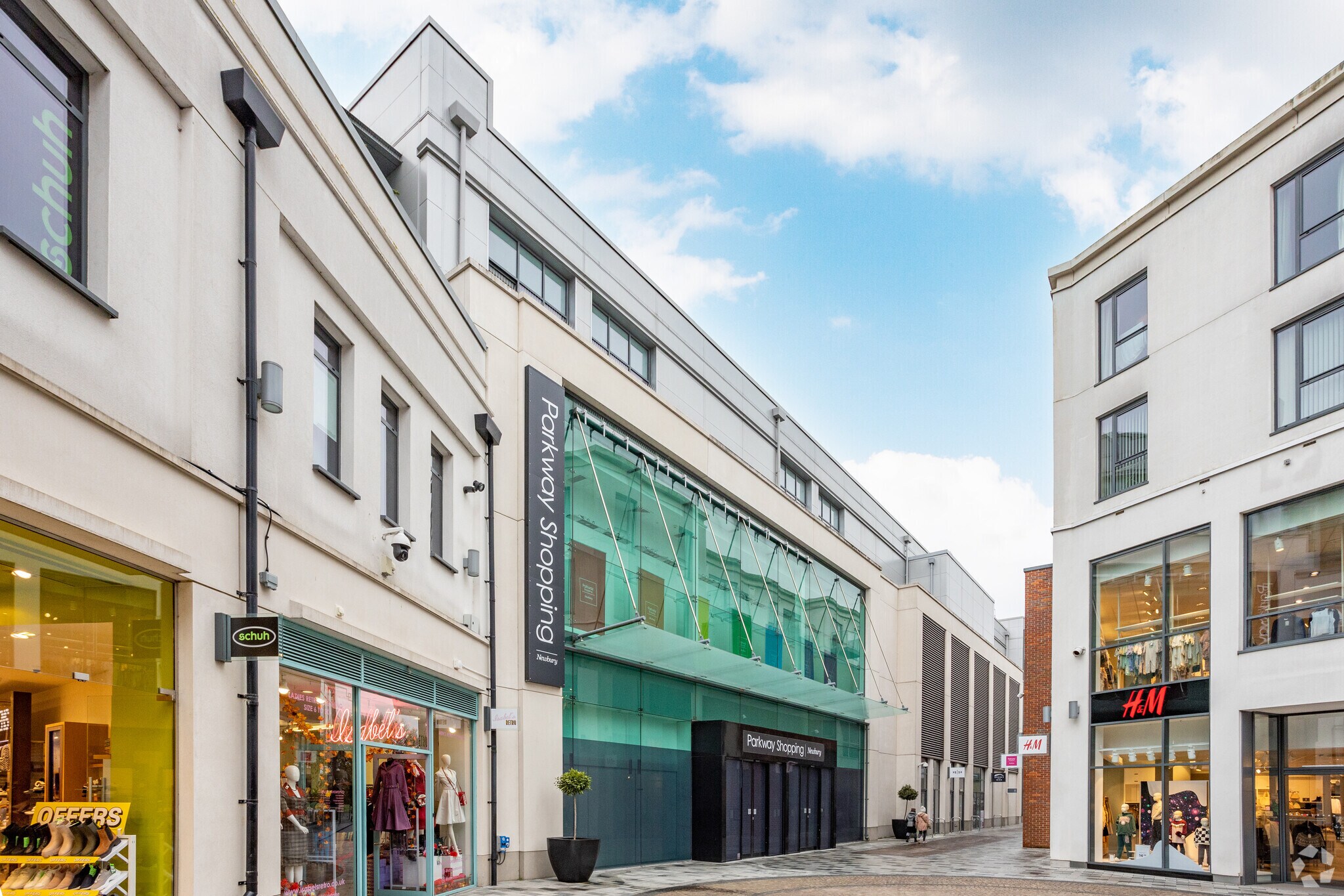 Parkway, Newbury, BKS for Rent