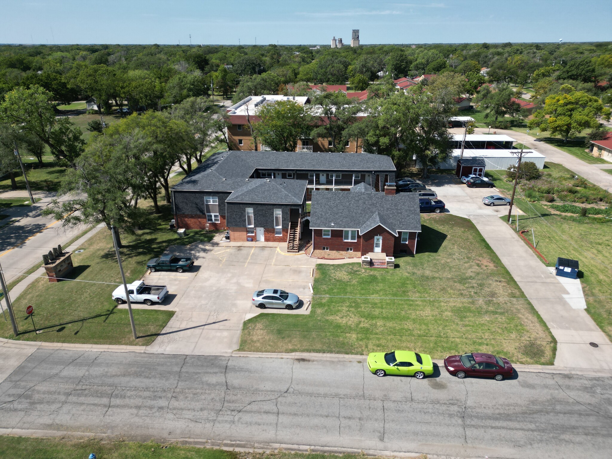 1220 E Broadway St, Newton, KS for Sale