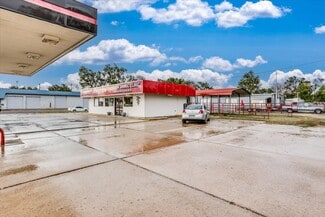 Hutchinson, KS Service Station - 2021 E 4