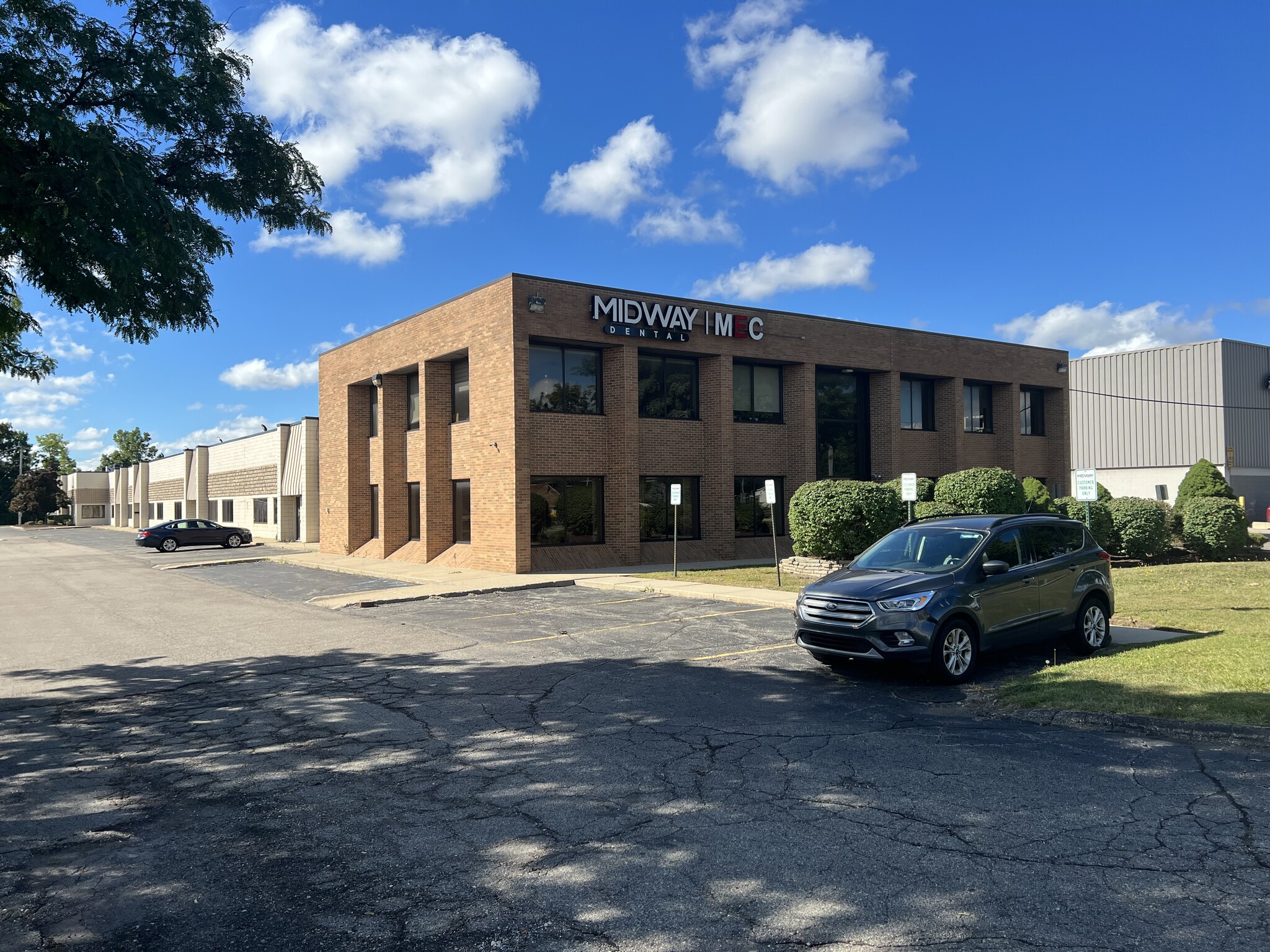 32535-32553 Schoolcraft Rd, Livonia, MI for Rent