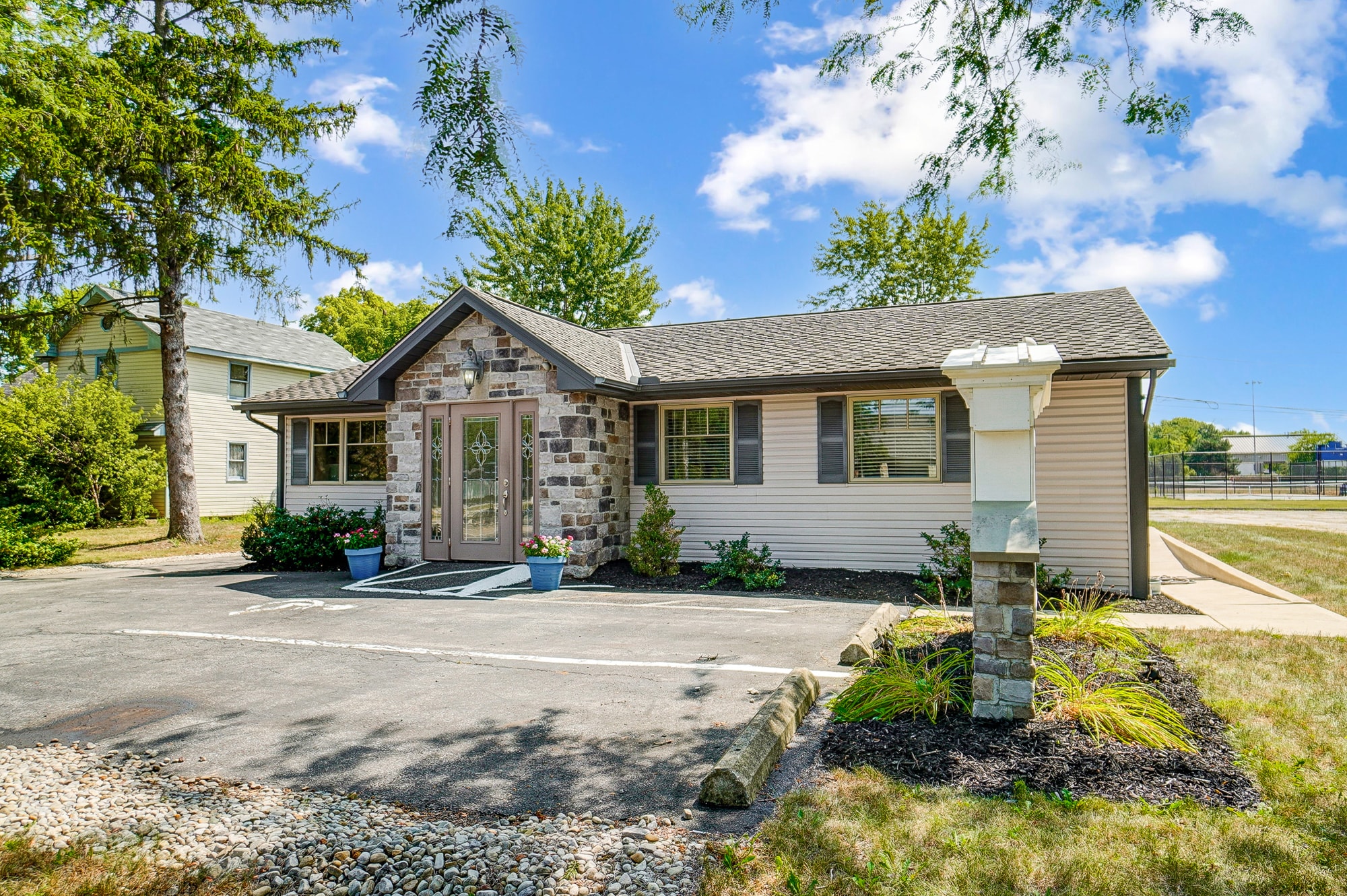 4961 Cemetery Rd, Hilliard, OH for Sale