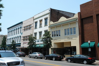 Savannah, GA Retail - 26 W Broughton St