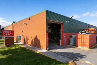 Montréal, QC Warehouse - 2695 Av Dollard