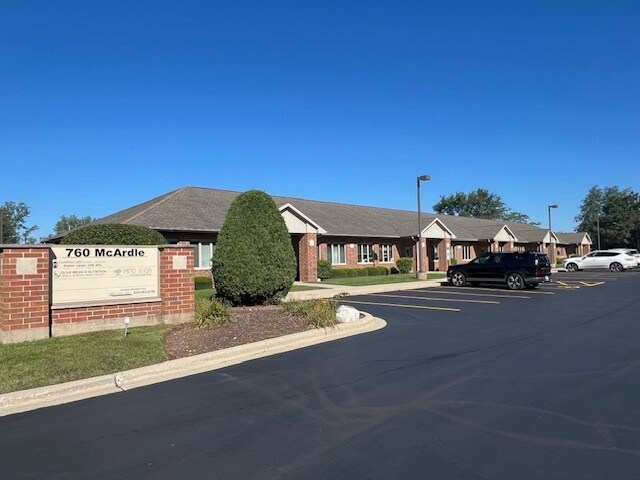 760 McArdle Dr, Crystal Lake, IL for Rent