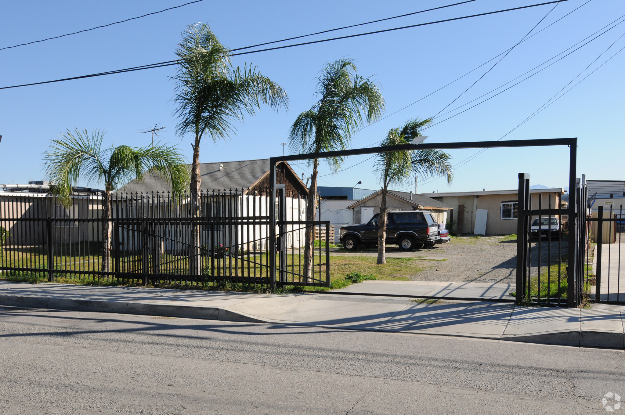 8631 Live Oak Ave, Fontana, CA for Sale