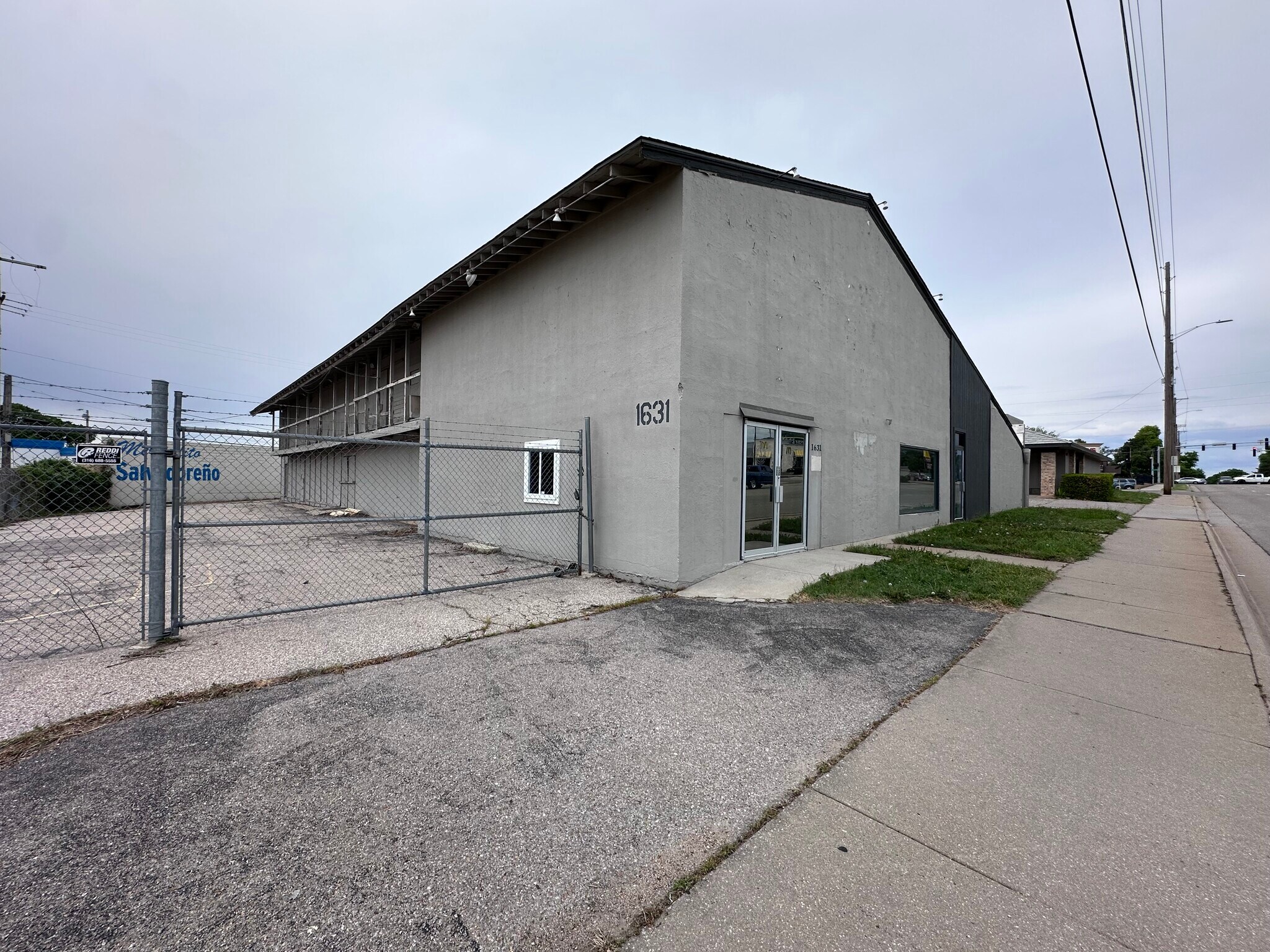 1631 S Hillside St, Wichita, KS for Sale