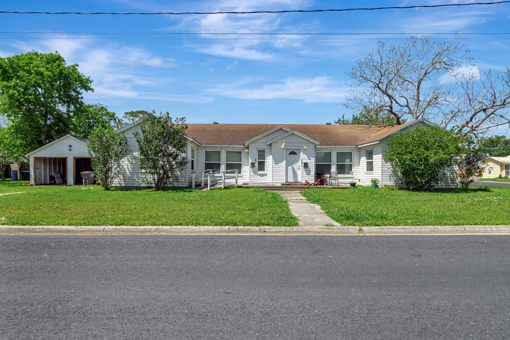 1005 Macarthur St, Victoria, TX for Sale