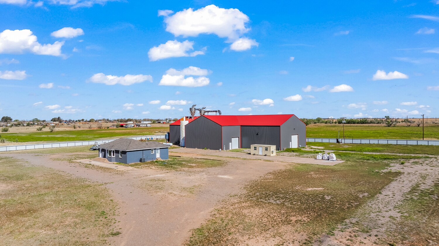 1809 W Highway 114, Levelland, TX for Sale