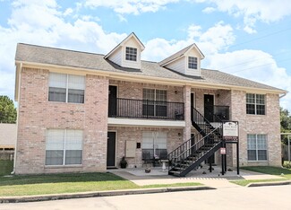 Brenham, TX Apartments - 2300 Stone Hollow Dr