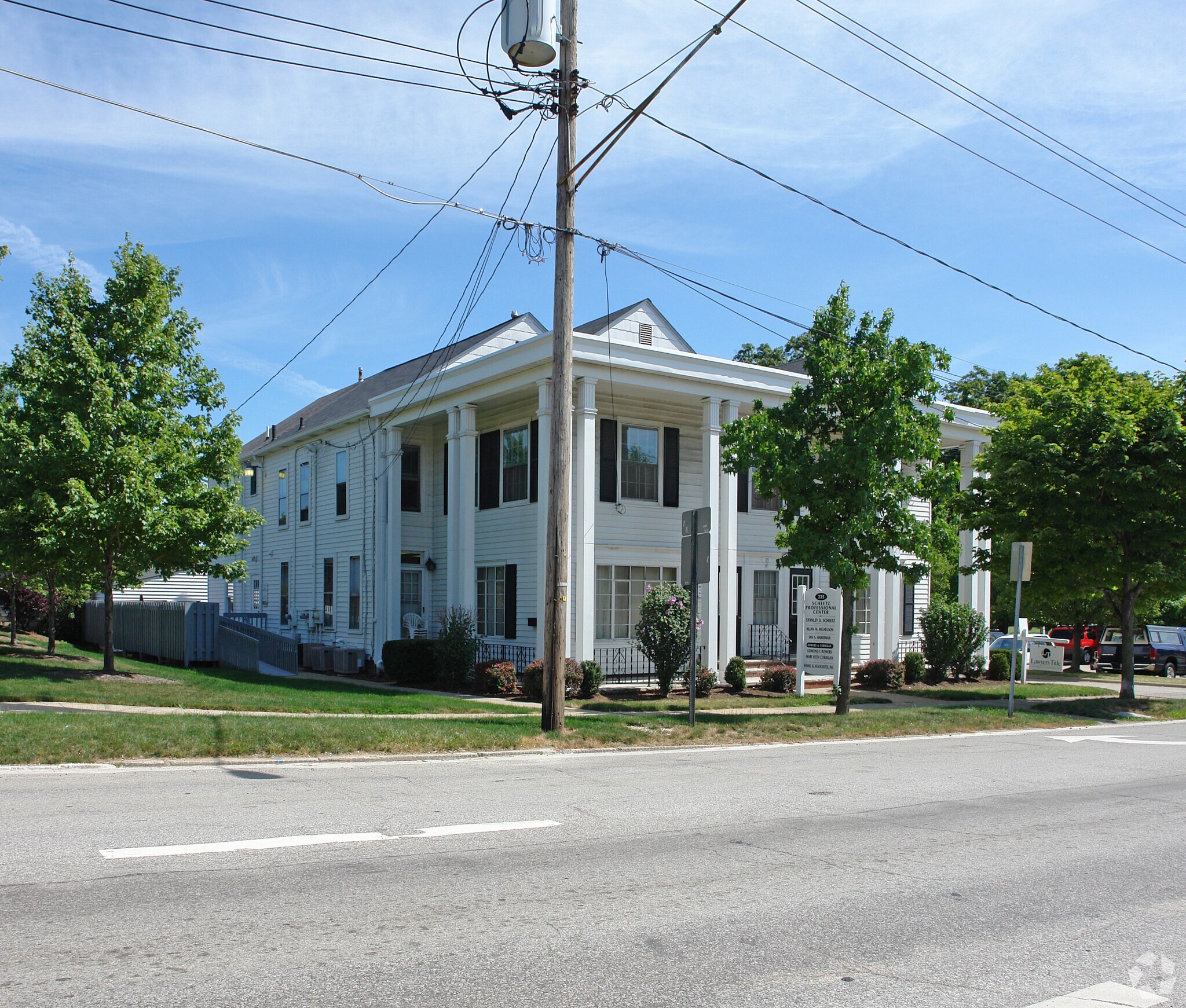 225 E Liberty St, Medina, OH for Rent