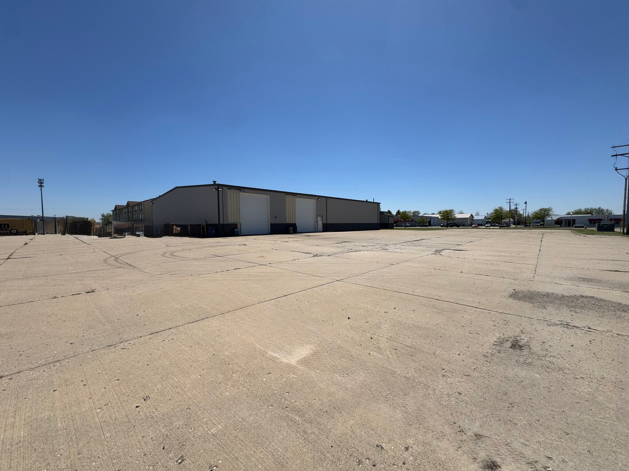 200 W Stevenson Rd, Ottawa, IL for Rent