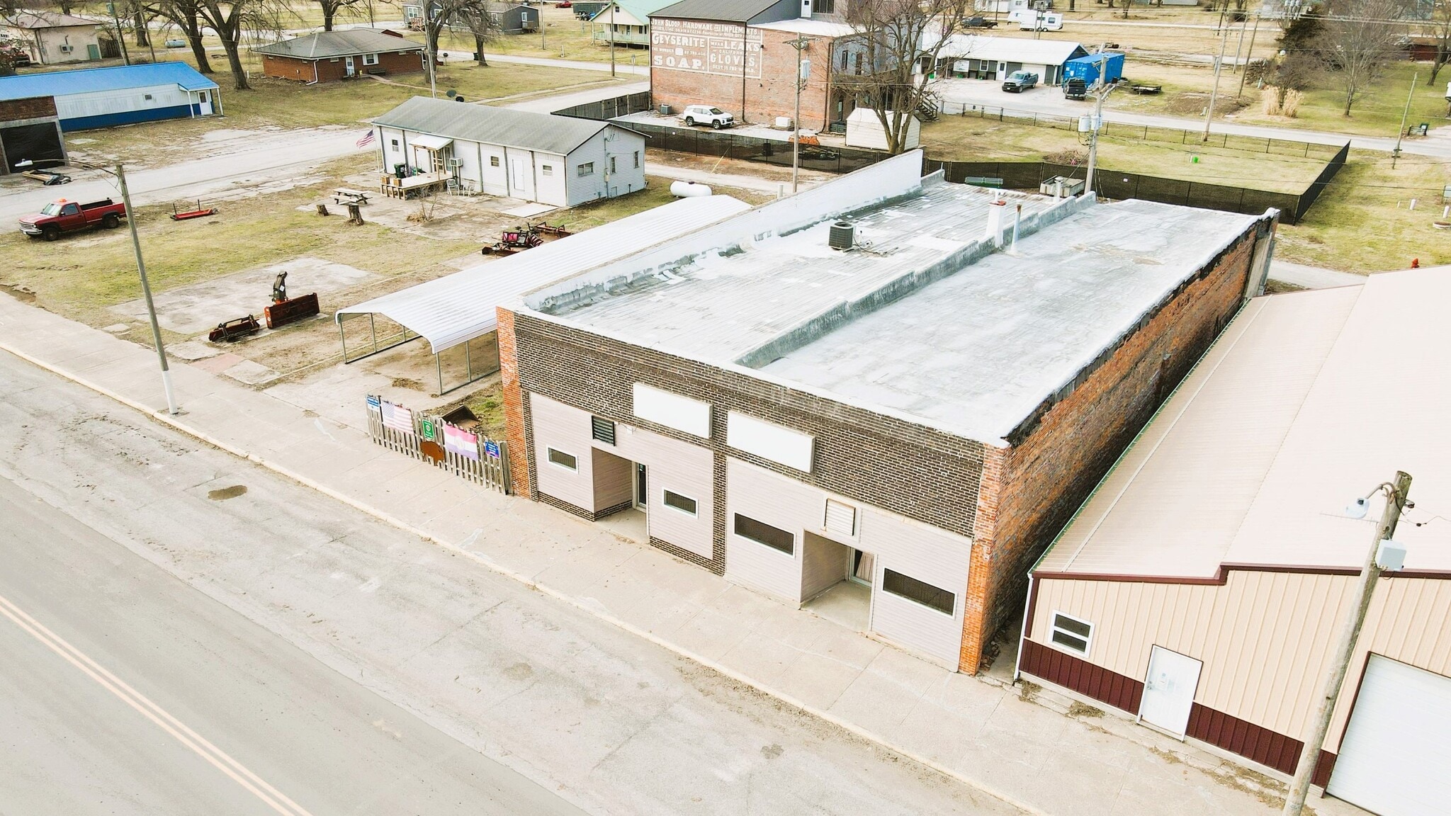 615 N Cedar St, Queen City, MO for Sale