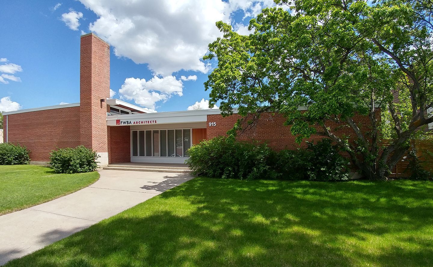 915 15 St S, Lethbridge, AB for Rent