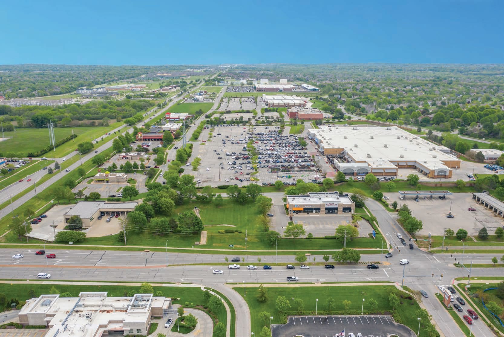 13751 S Blackbob Rd, Olathe, KS for Rent