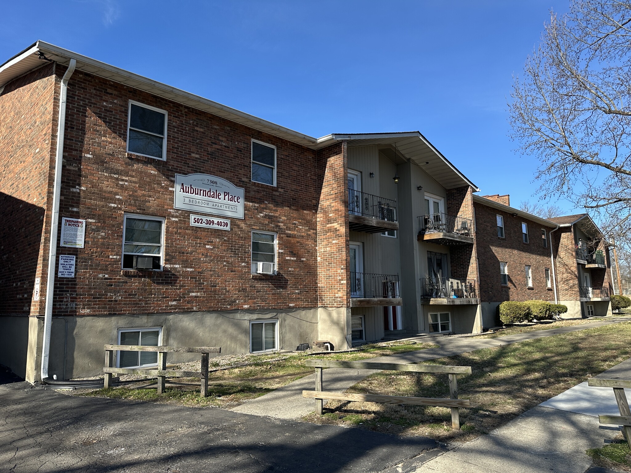 7300-7310 Southside Dr, Louisville, KY for Sale