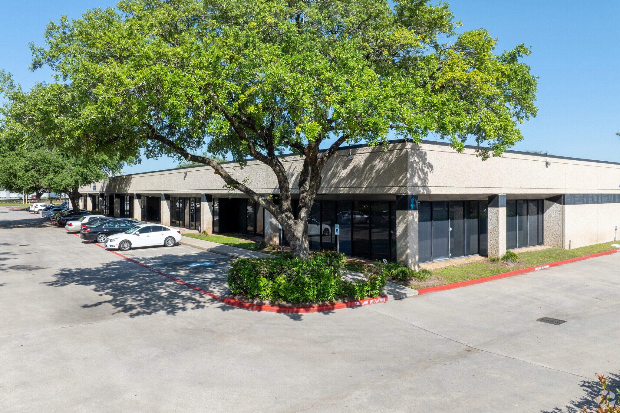 500 Century Plaza Dr, Houston, TX for Sale