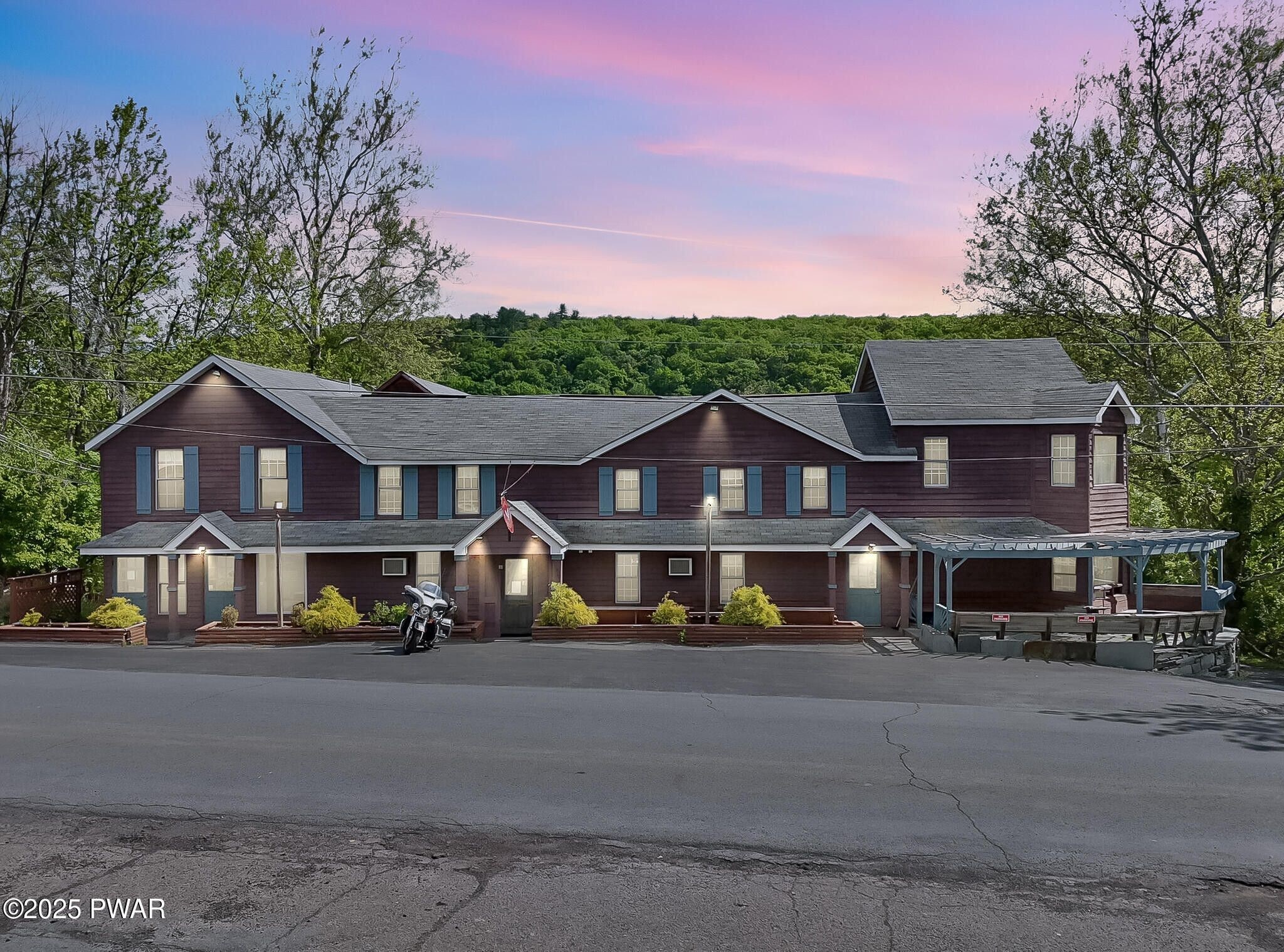 188 Scenic Dr, Lackawaxen, PA for Sale