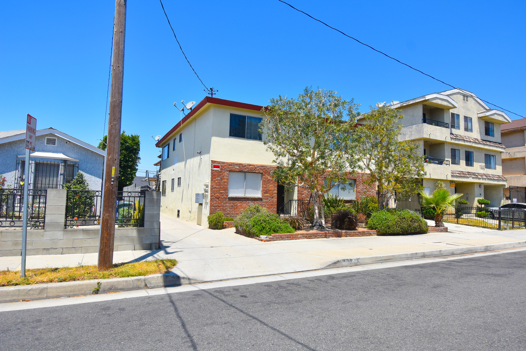 11523 Menlo Ave, Hawthorne, CA for Sale