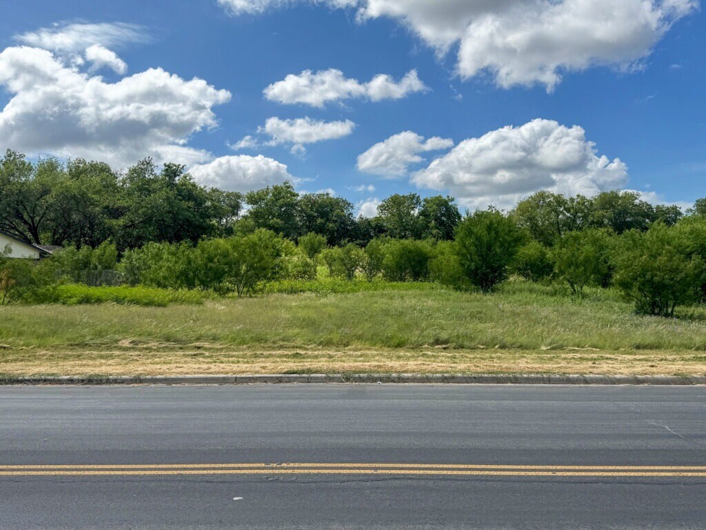5501 Larkdale Dr, San Antonio, TX for Sale