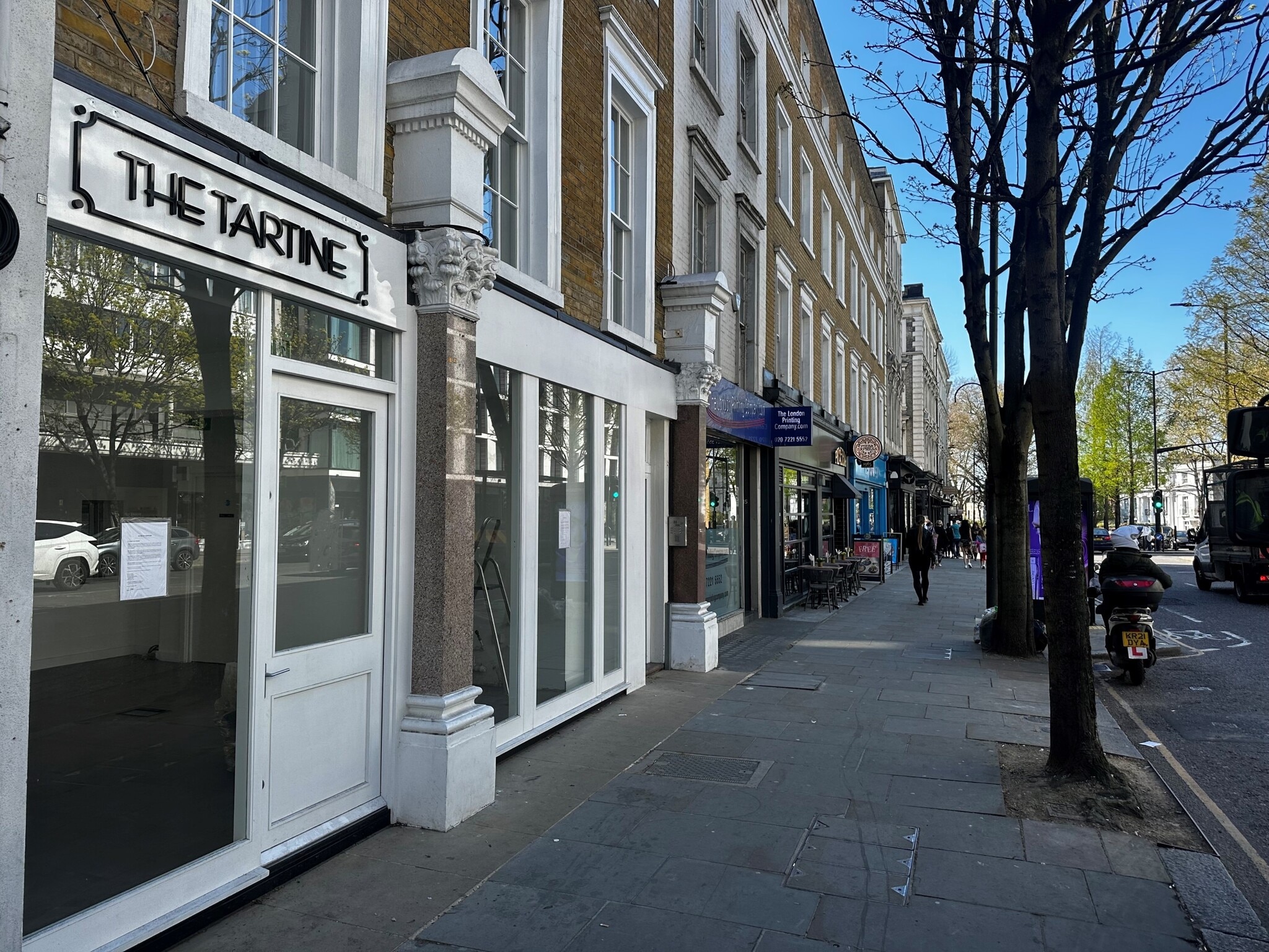 133 Notting Hill Gate, London, LND for Rent
