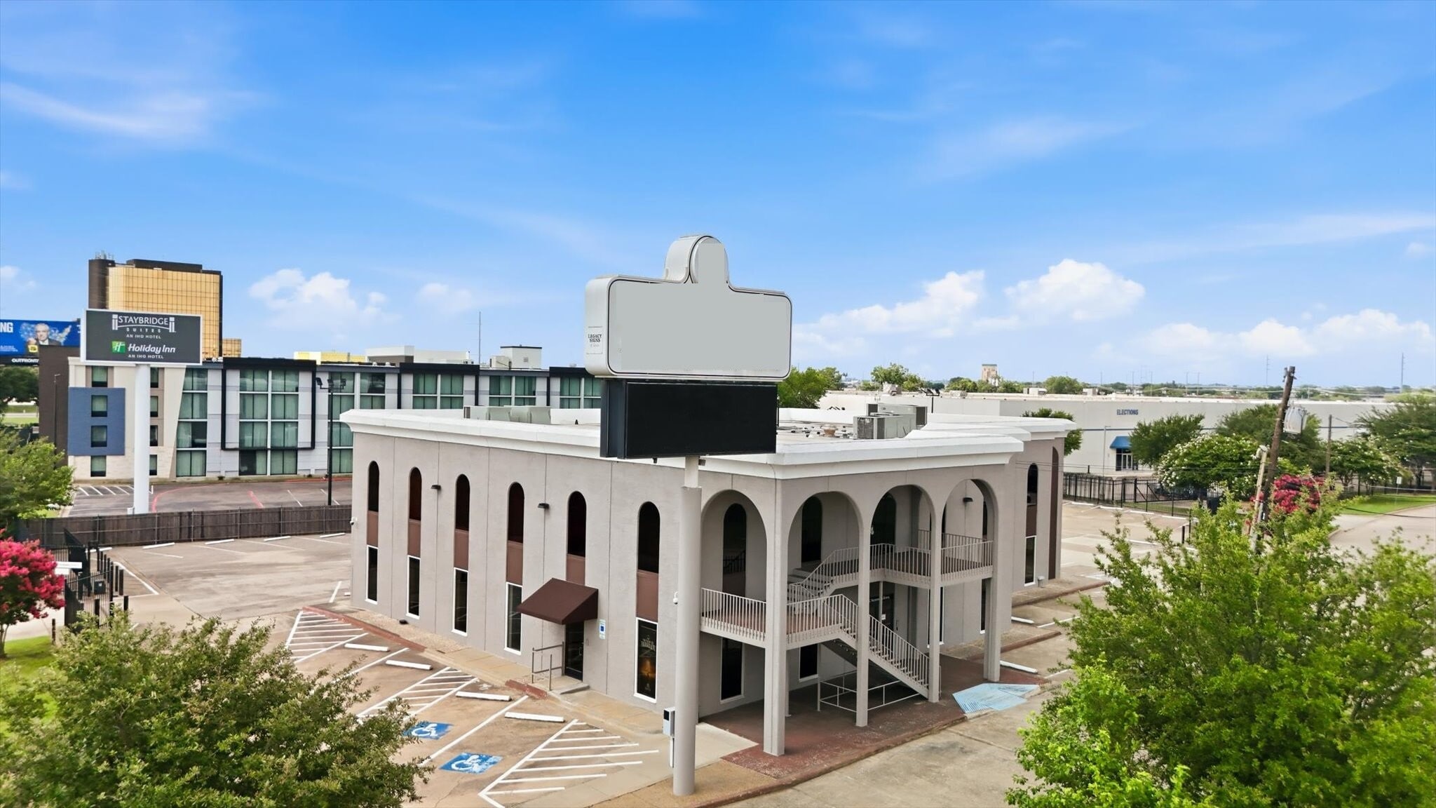 8855 N Stemmons Fwy, Dallas, TX for Sale