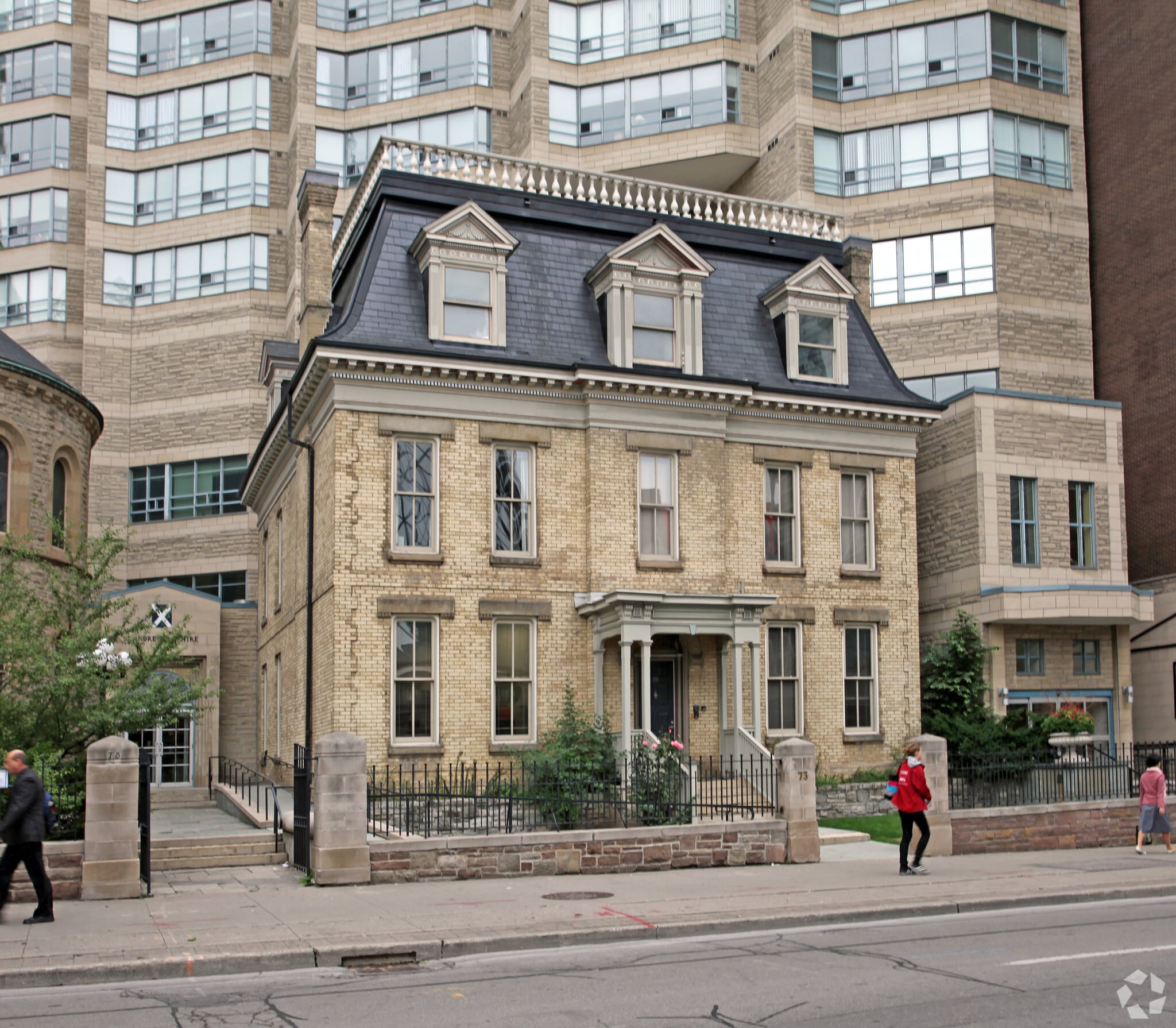 73 Simcoe St, Toronto, ON for Rent