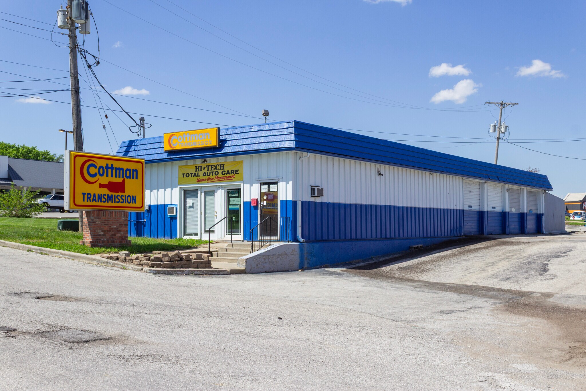 6320 Nieman Rd, Shawnee, KS for Rent