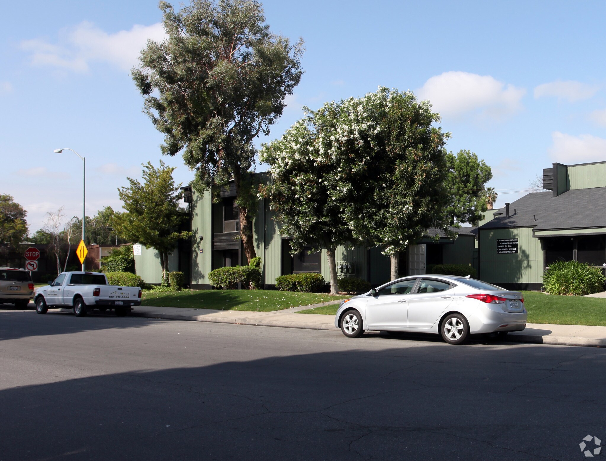 2100-2120 24th St, Bakersfield, CA for Rent
