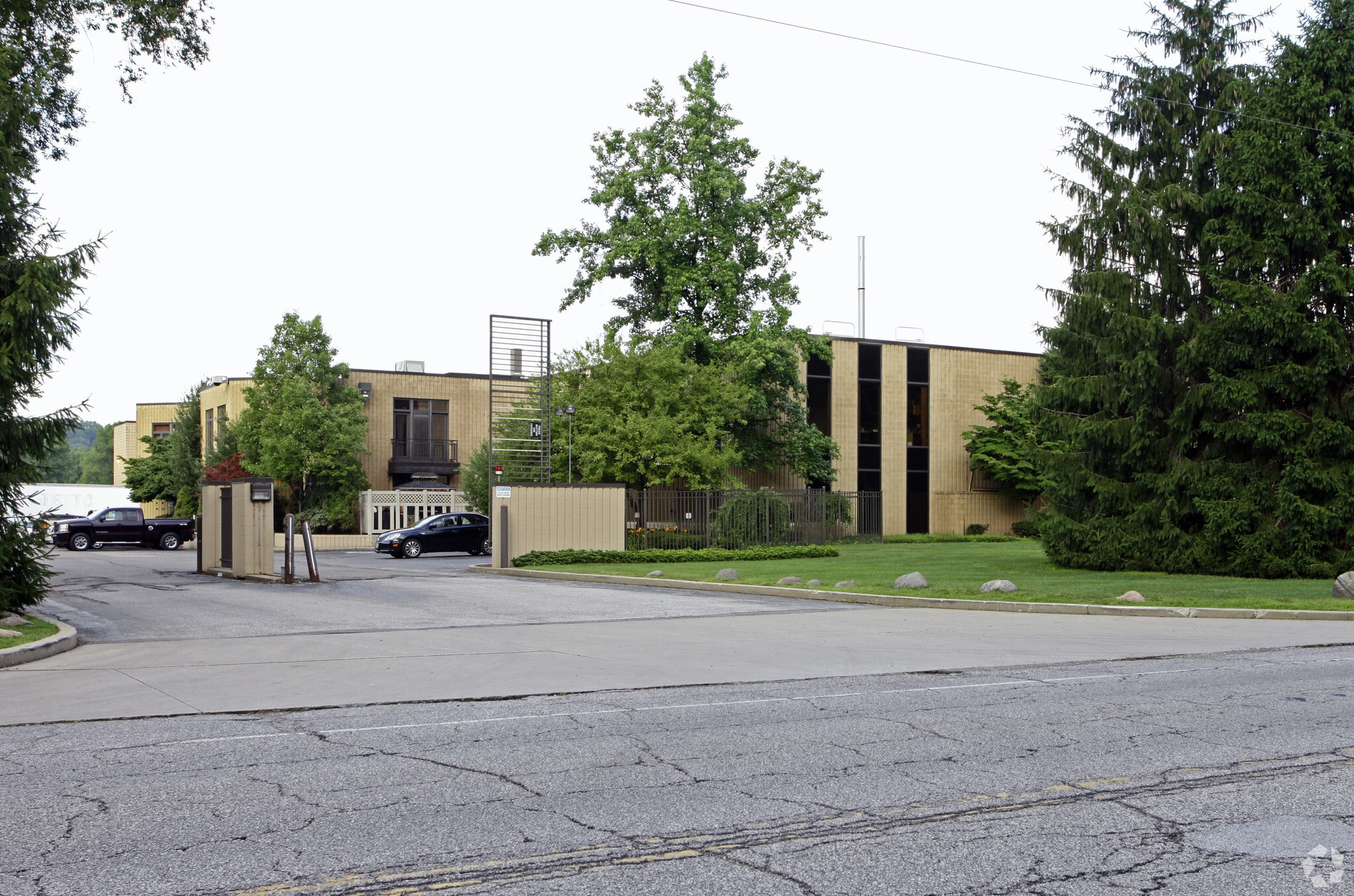 1972 Akron Peninsula Rd Akron, OH 44313 Industrial Property for Lease