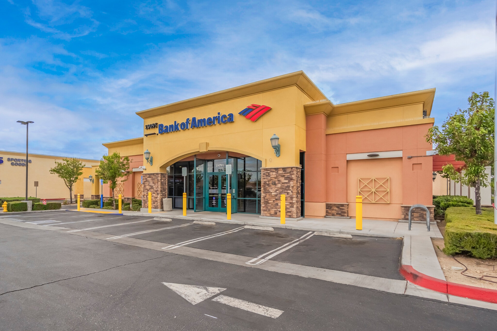 19095 Bear Valley Rd, Apple Valley, CA for Sale