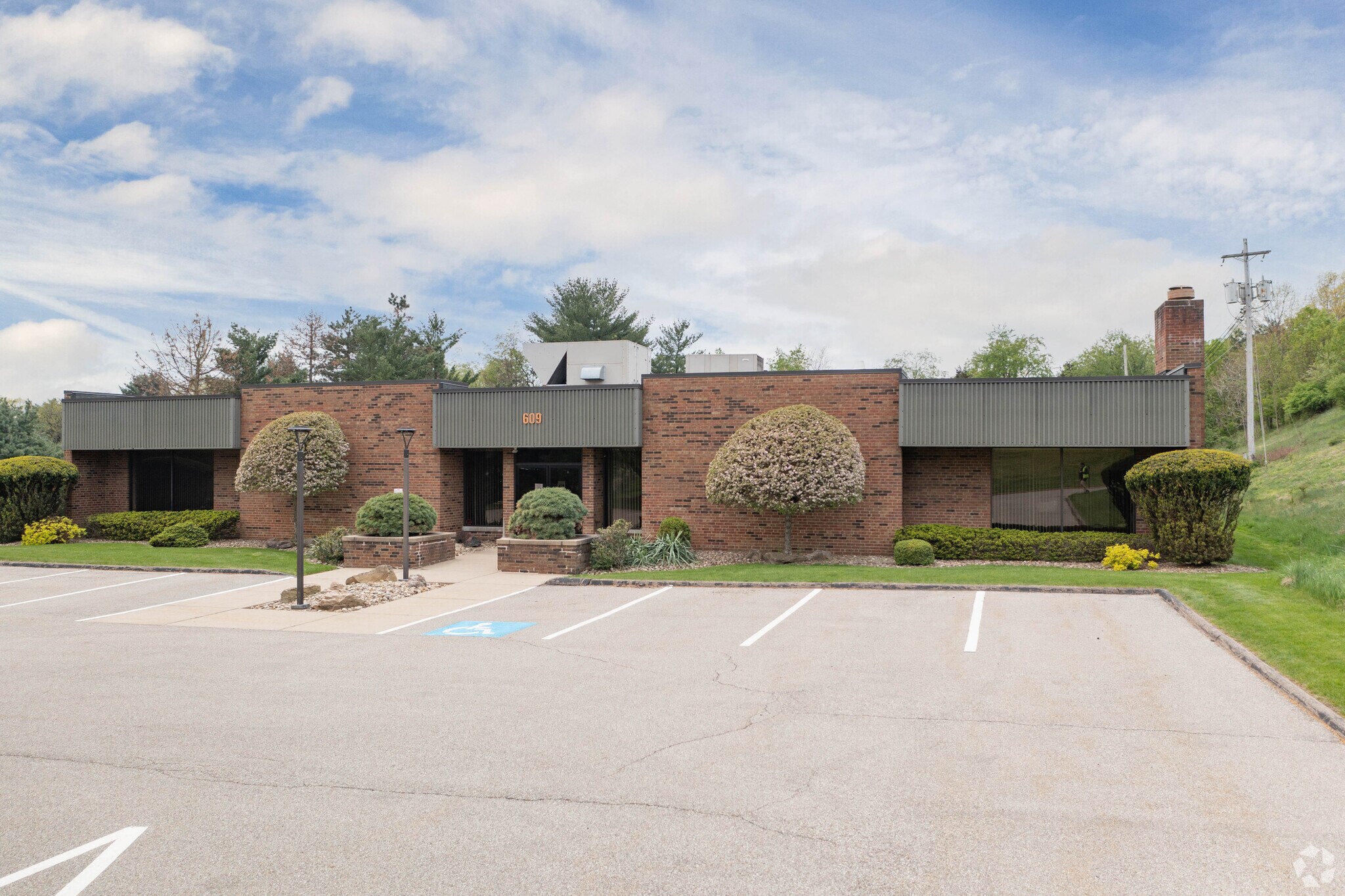 609 Epsilon Dr, Pittsburgh, PA for Rent