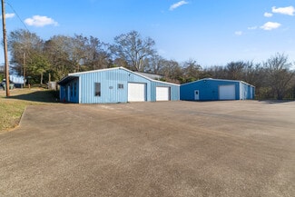 Nacogdoches, TX Warehouse - 1106 E Main St