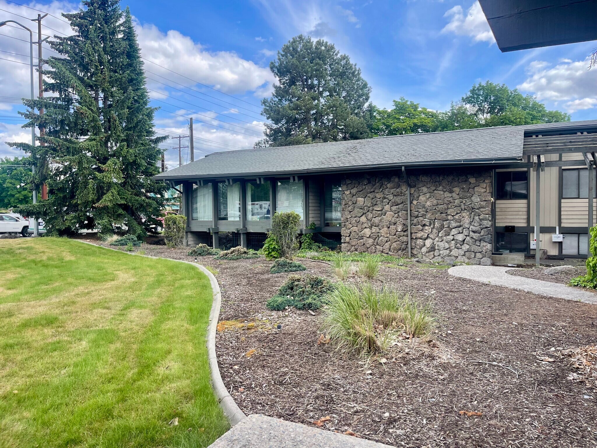 909 N Pines Rd, Spokane Valley, WA for Rent