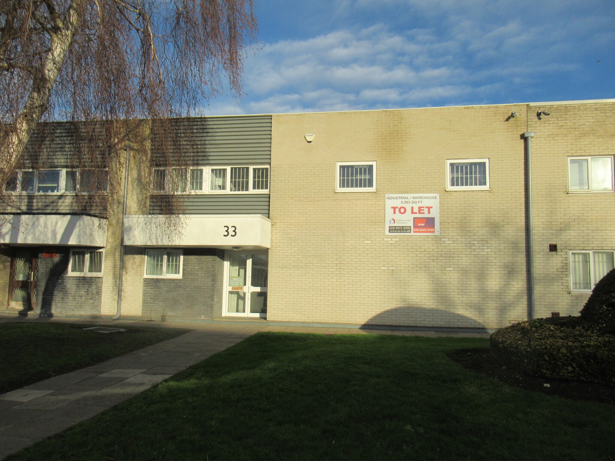 33 Wates Way, Mitcham, LND for Rent