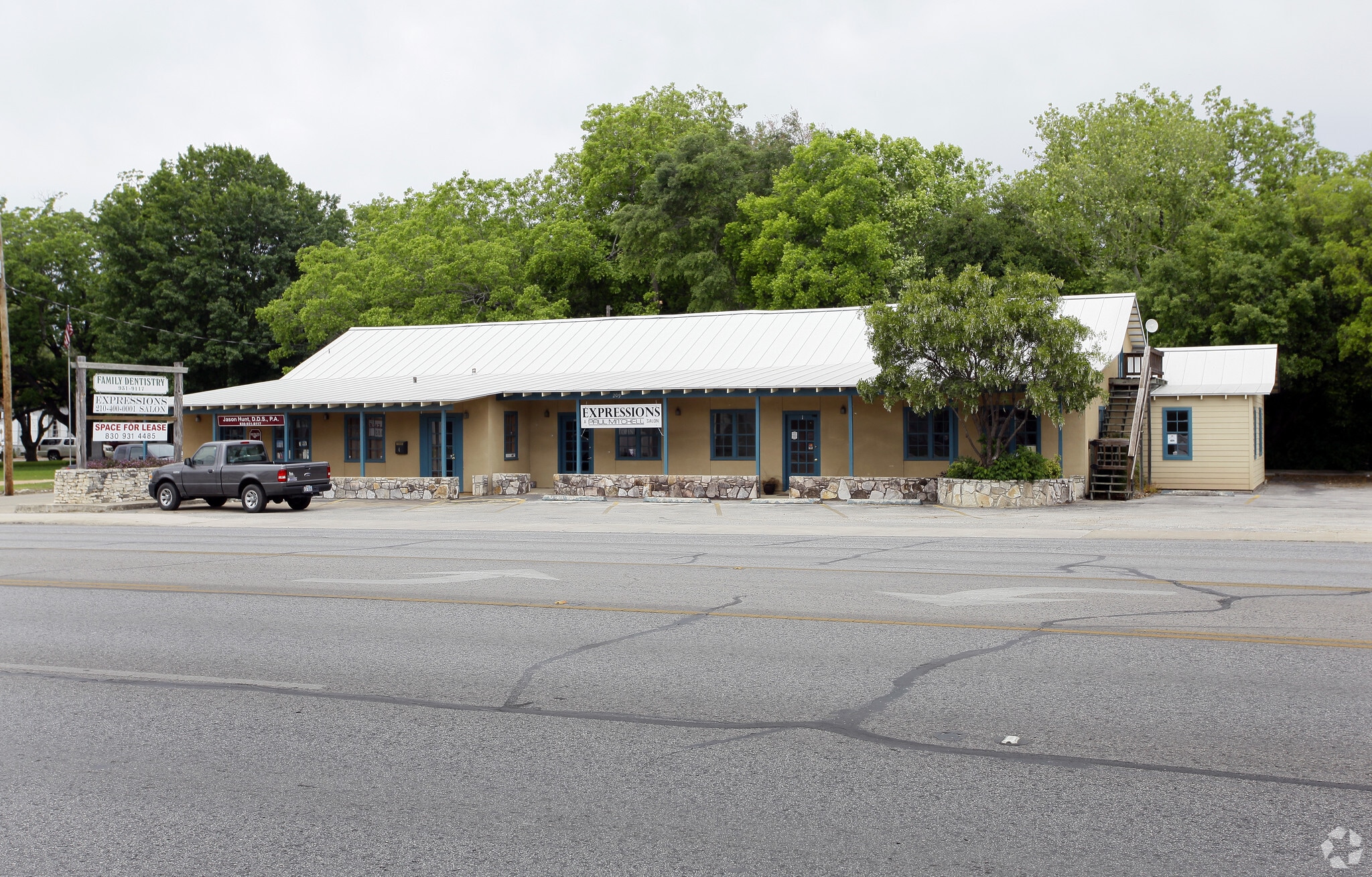 209 W Us-90 Hwy, Castroville, TX for Rent